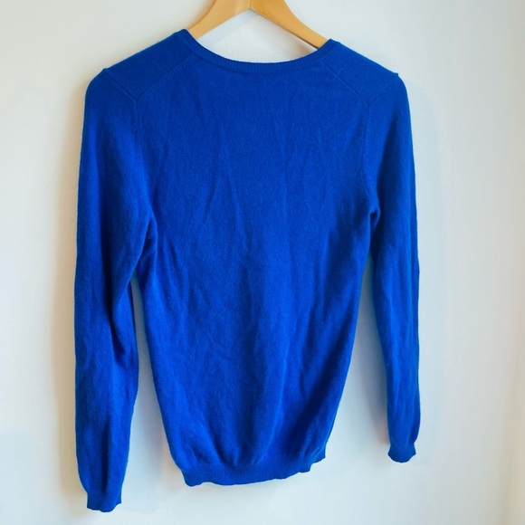 100% Cashmere Charter Club Royal Blue V Neck Sweater Size Small - Picture 3 of 4